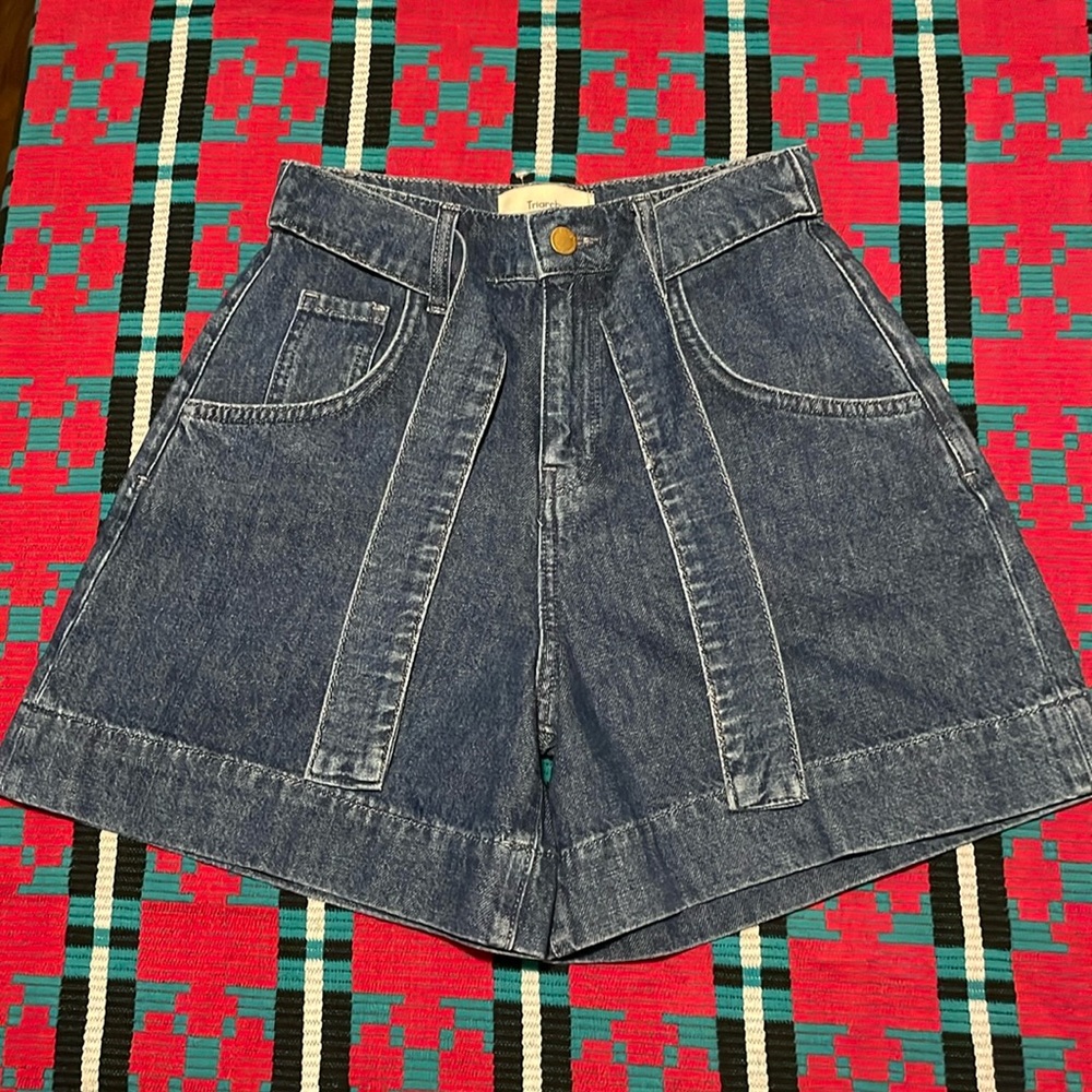 Triarchy Jean shorts like new size 24